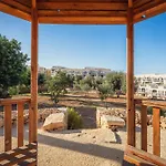Skyview Penthouse With Pool, Sunsets And Bbq Area