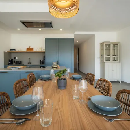 Skyview Penthouse With Pool, Sunsets And Bbq Area