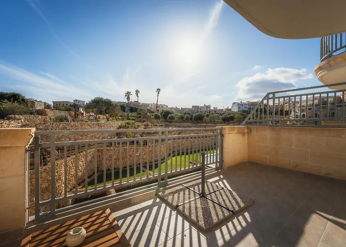 Apartment Skyview Penthouse With Pool, Sunsets And Bbq Area Qala
