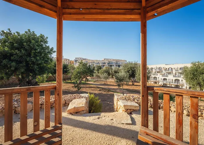 Skyview Penthouse With Pool, Sunsets And Bbq Area