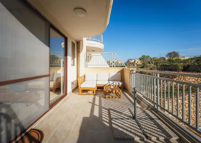 Apartment Skyview Penthouse With Pool, Sunsets And Bbq Area Qala