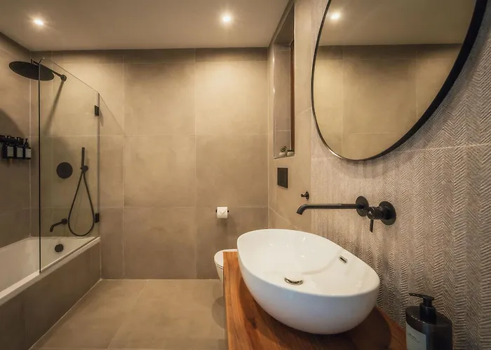 Skyview Penthouse With Pool, Sunsets And Bbq Area