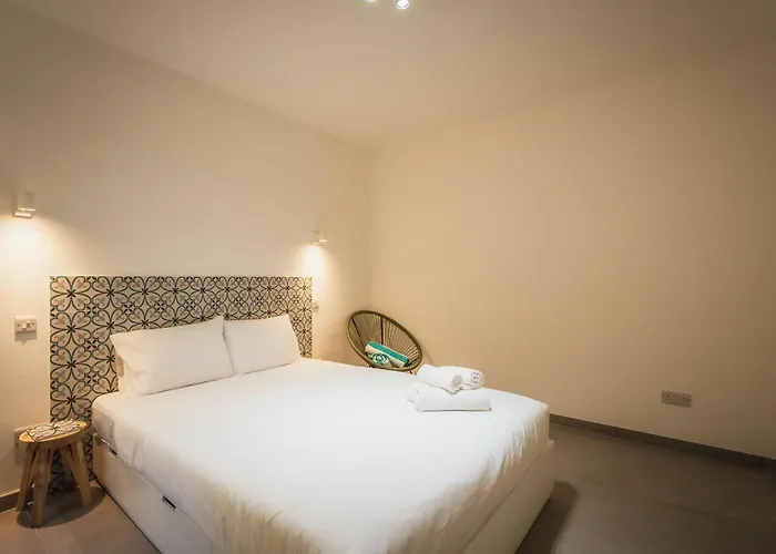 Skyview Penthouse With Pool, Sunsets And Bbq Area