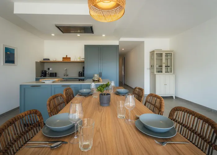 Skyview Penthouse With Pool, Sunsets And Bbq Area