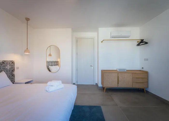 Skyview Penthouse With Pool, Sunsets And Bbq Area Qala